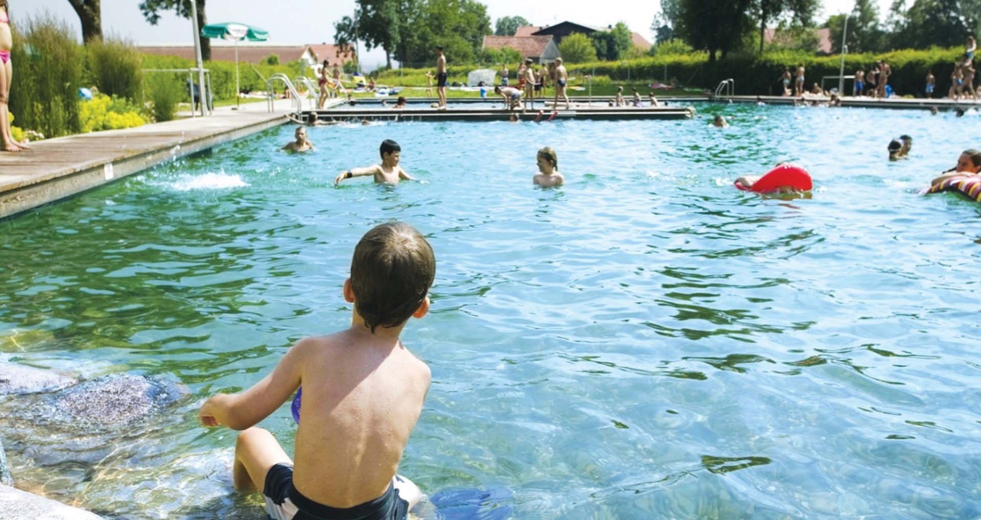 Biotop - přírodní koupaliště v Naturbad Legau